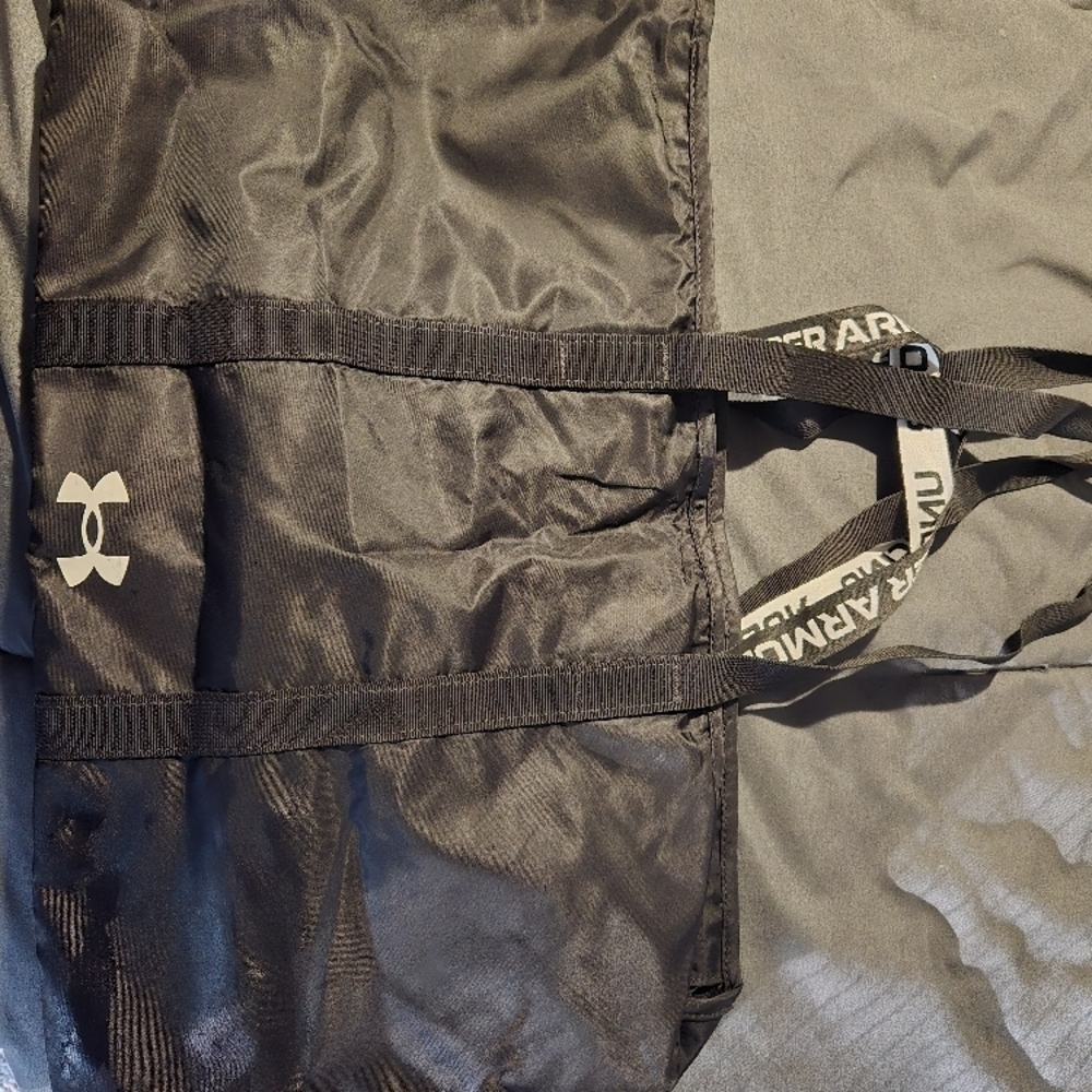Under Armour Black Duffel Bag - Picture 1 of 3
